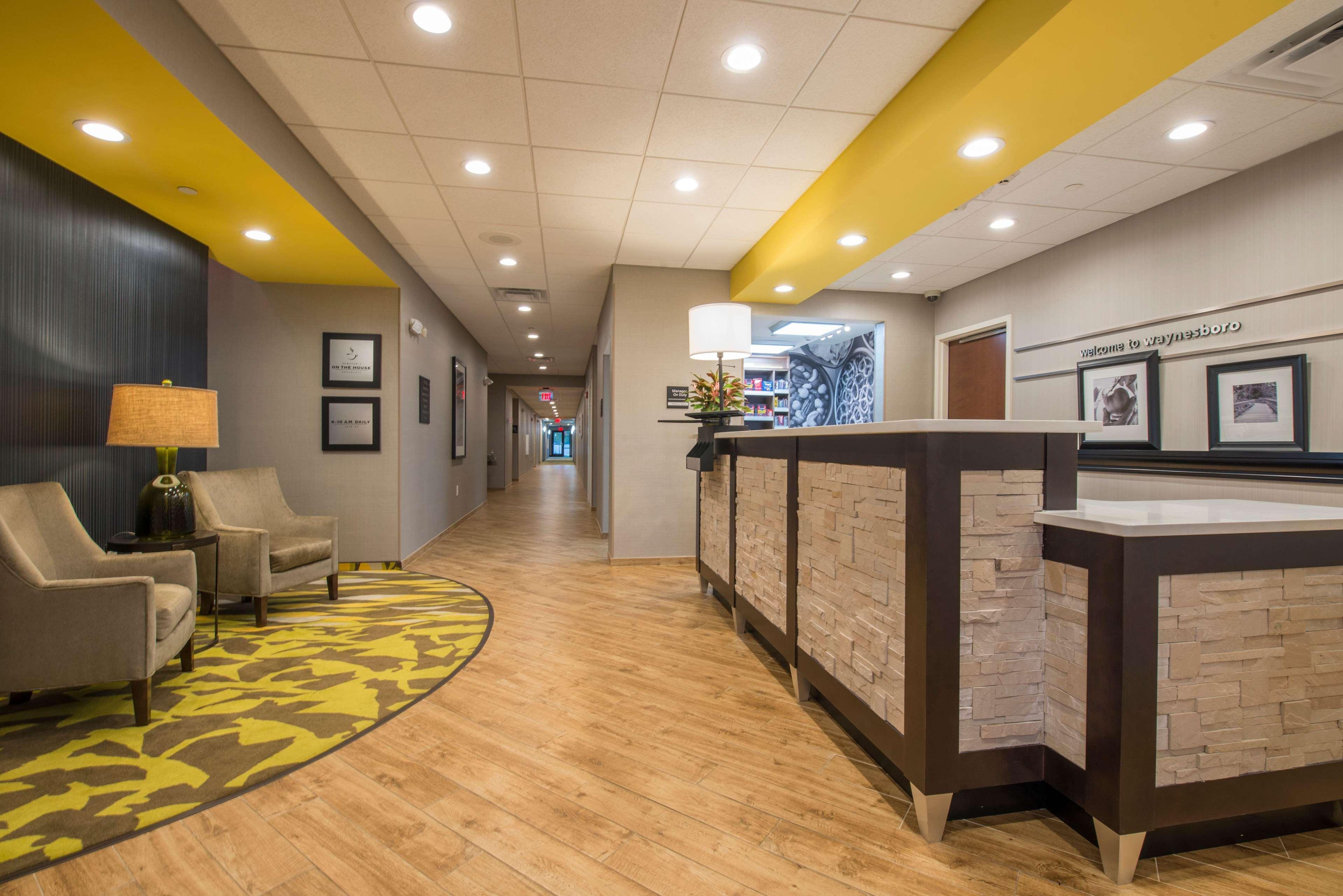 Hampton Inn וויינסבורו מראה חיצוני תמונה